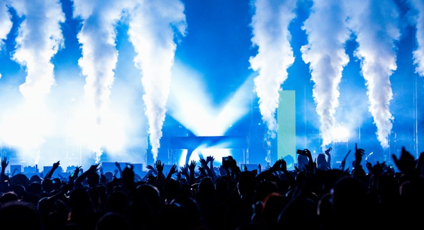 Co2,Smoke,Cannons,Silhouette,Of,Crowd,At,A,Concert,Music